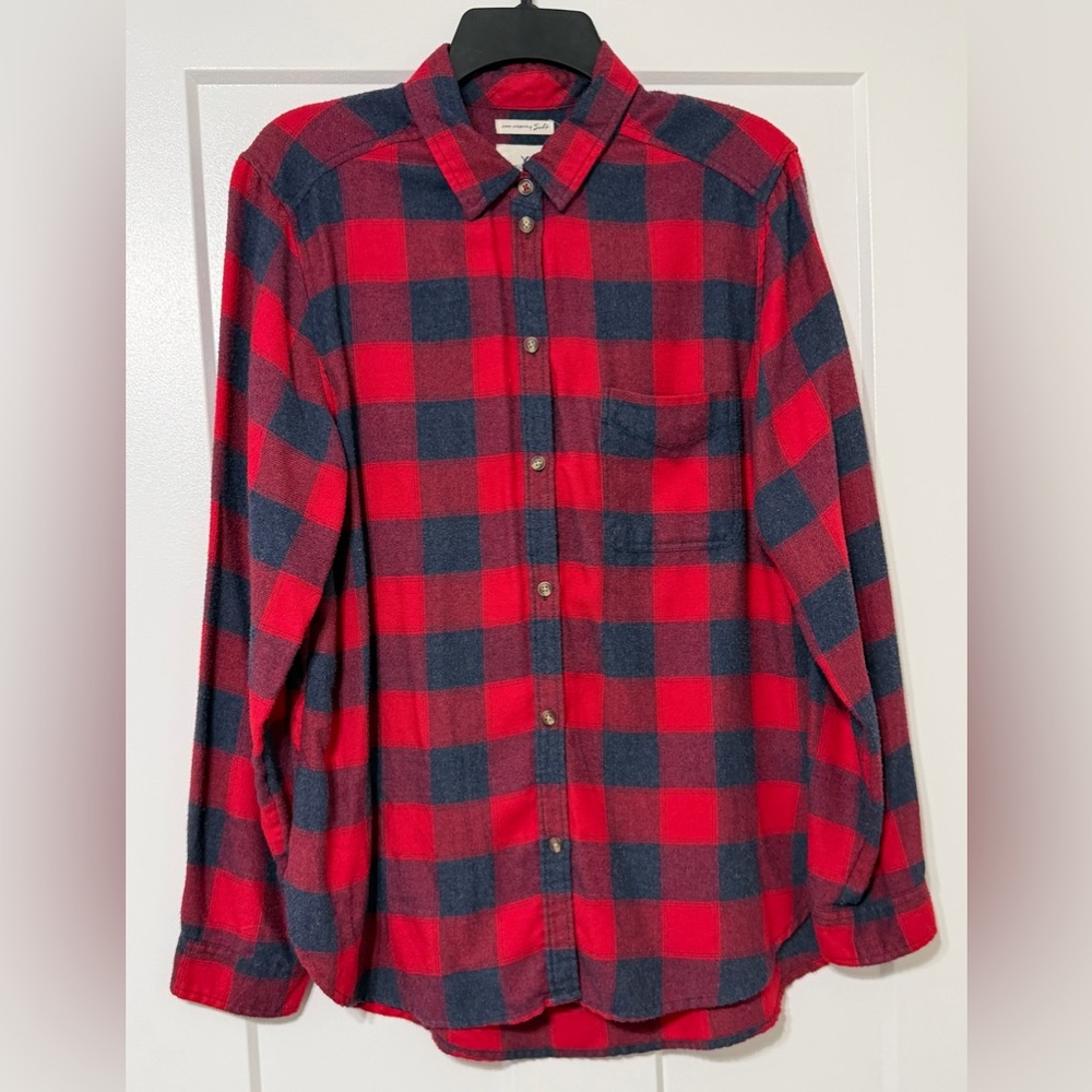 904: American Eagle Outfitters Red and Blue Plaid Shirt - Large